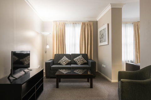 Clarendon Hotel - Accommodation Guide 3