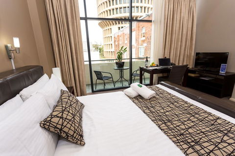 Clarendon Hotel - Accommodation Guide 0