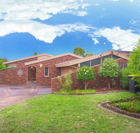 Classic Double Brick Garden House - Accommodation Asia