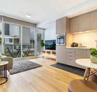 Clean Modern Apartment 15 Mins From City on Tram - Accommodation Asia
