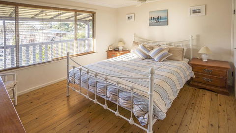Clissold Street 11 Mollymook - Accommodation Guide 2
