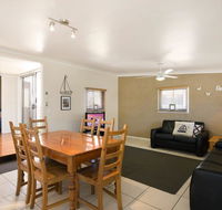 Close to Water Restaurants and Clubs Toorbul St Bongaree - Accommodation Asia