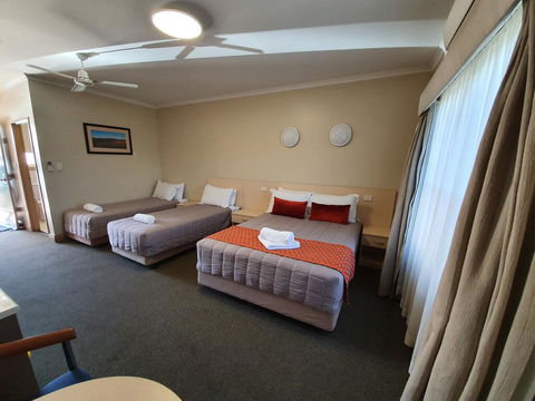 Club Motor Inn - Accommodation Asia 2