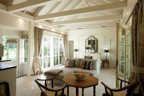 Clubbe Cottage - Accommodation Asia 0