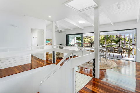 Coastal Luxe In Little Cove, Noosa Heads - Accommodation Asia 2