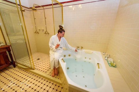 Cobb & Co Court Boutique Hotel - Accommodation Guide 2