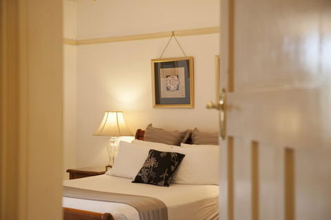 Cobb & Co Court Boutique Hotel - Accommodation Guide 0