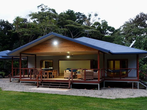 Coconut Beach House - Accommodation China 0