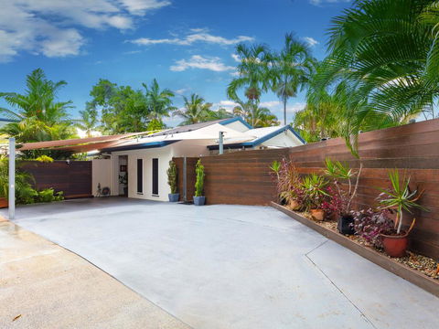 Coconut Blue Front - Palm Cove - Accommodation China 1