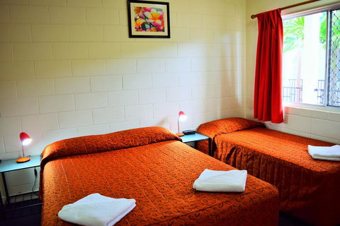 Coconut Grove Holiday Apartments - Accommodation Asia 3