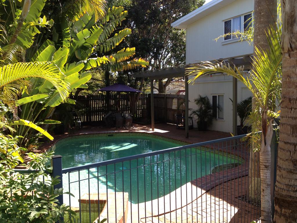 Scarness QLD Accommodation Asia