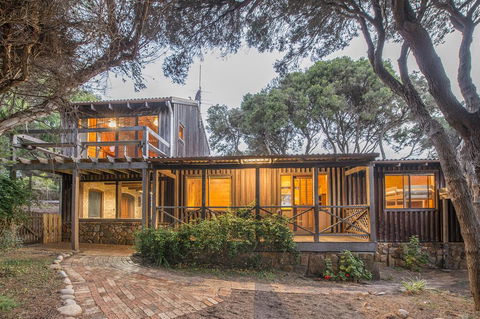 Coleys Beach House Yallingup - Accommodation Asia 2