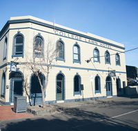 College Lawn Hotel - Accommodation Guide