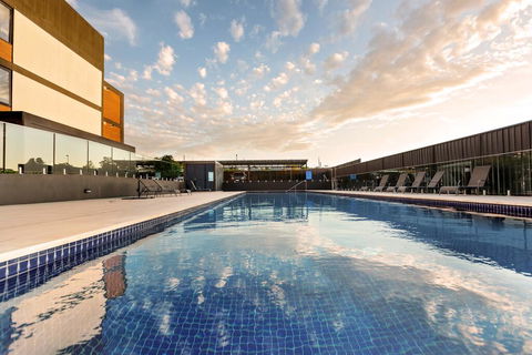 Colour & Swank At The Mill In The Heart Of CBD! - Accommodation Asia 3
