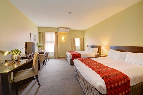 Comfort Inn & Suites City Views - Accommodation Asia 1