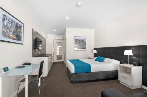 Comfort Inn & Suites Manhattan - Accommodation Guide 0