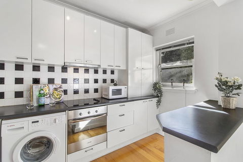 Comfy One-bedroom Unit Between City And Airport - Accommodation Guide 1