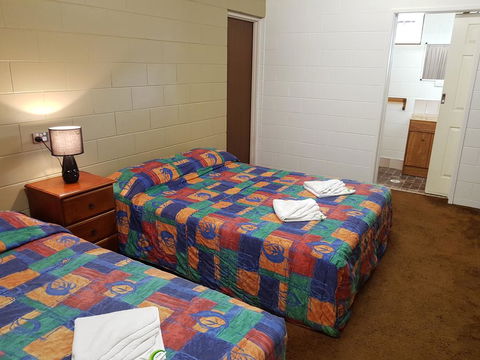 Commercial Hotel - Accommodation Guide 0