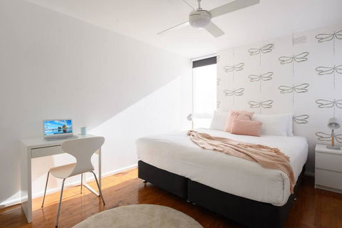 COMO A South Yarra Delight, Car Park And King Bed - Accommodation Asia 1
