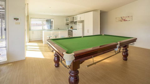 Conley Ave 8 Pet Friendly - OUTSIDE Only - Accommodation Guide 3