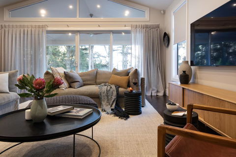 Cooinda - Accommodation Asia 1