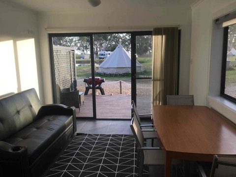 Coonawarra Cabins Unit A - Accommodation Guide 2