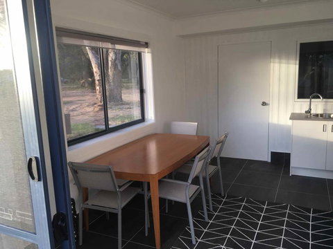 Coonawarra Cabins Unit A - Accommodation Guide 1