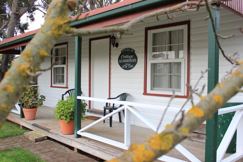 Coonawarra's Pyrus Cottage - Accommodation Guide 0