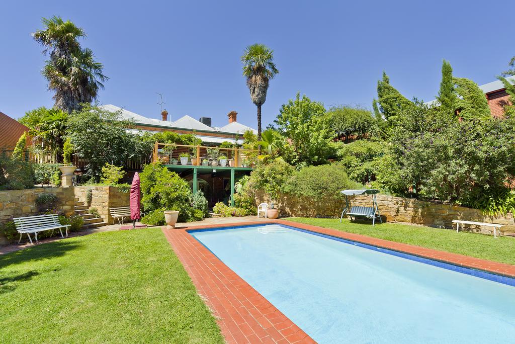 Lake Gardens VIC Accommodation Asia