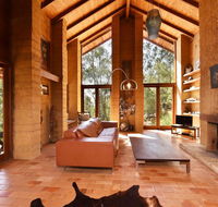 Corymbia Cottage - unique quirky private a guest favourite - Accommodation Asia