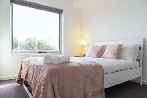 Cosy Apartment Near Racecourse - Accommodation Asia 3