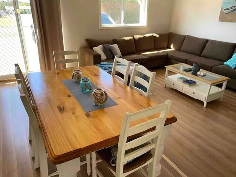 Cosy Cottage - Accommodation Asia 0