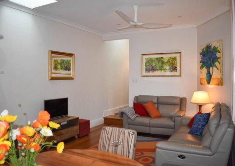 Cosy Erko Home - Accommodation Asia 0