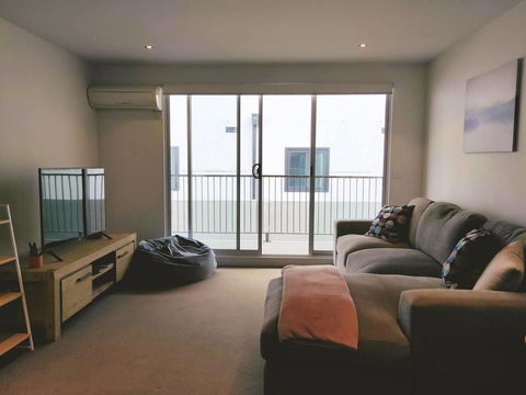 Cosy Modern Apartment In Brunswick - Accommodation Asia 0