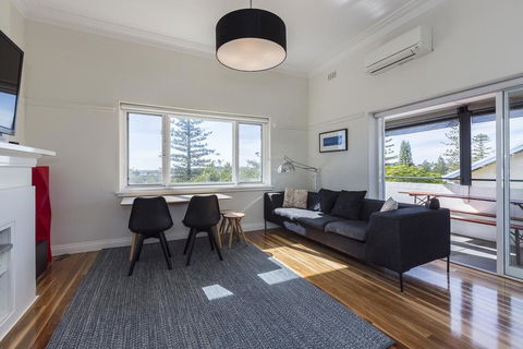 Cottesloe Beach Deluxe Apartment - Accommodation Guide 3