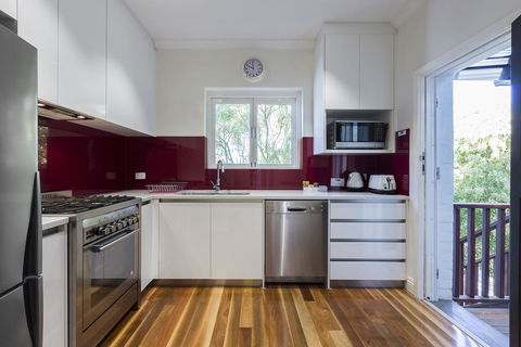Cottesloe Beach Deluxe Apartment - Accommodation Guide 0