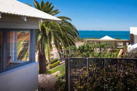 Cottesloe Executive Beach House - Accommodation Guide 0