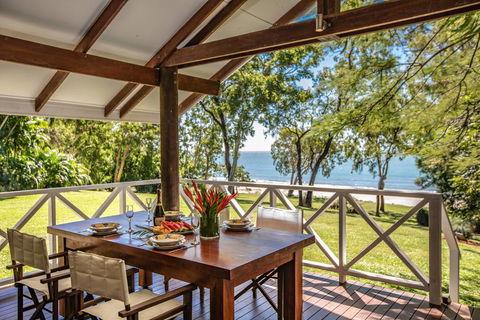 Cottonwood - Private Beachfront - Accommodation Asia 0
