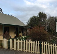 Country Pleasures Bed and Breakfast - Accommodation Asia