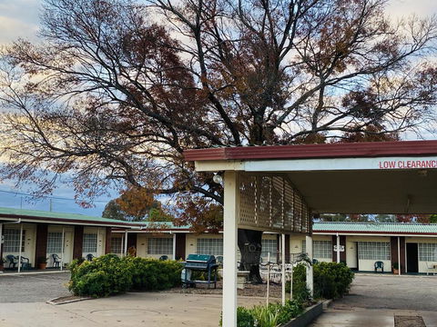 County Lodge Motor Inn - Accommodation Asia 2