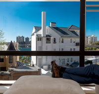 Couple's Gateway in Sunny Elizabeth Bay - Accommodation Asia