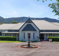 Cowley House - stunning entertainer views pool - Accommodation Asia