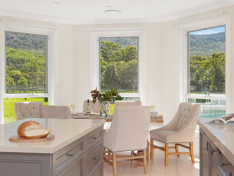 Cowley House - Stunning Entertainer, Views, Pool - Accommodation Guide 1