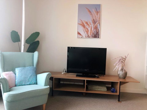 Cozy & Convenient 1Bdr Aparment + FREE Parking - Accommodation Asia 2