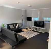 Cozy 3BR Townhouse in Liverpool CBD with parking - Accommodation Asia