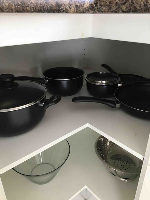 Cozy 3BR Townhouse In Liverpool CBD With Parking - Accommodation Asia 3