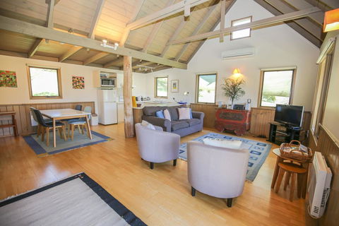 Crabapple Cottage - Accommodation Asia 1