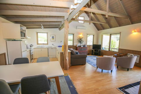 Crabapple Cottage - Accommodation Asia 3