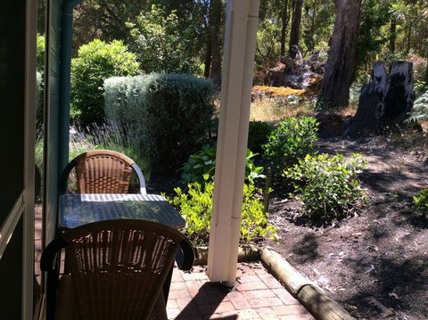 Crabapple Lane - Accommodation Asia 3