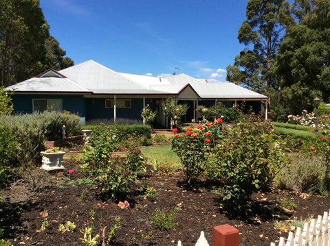 Crabapple Lane - Accommodation Asia 0